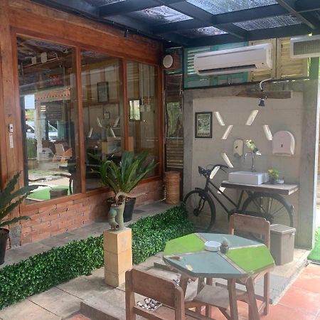 Kampung Lawasan Heritage Cottage Maguwo Exterior photo