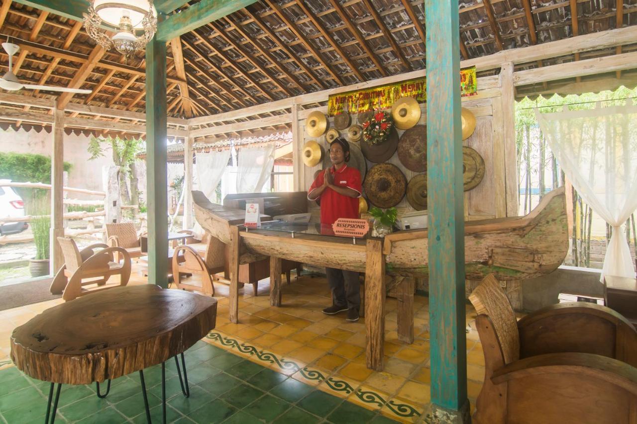 Kampung Lawasan Heritage Cottage Maguwo Exterior photo