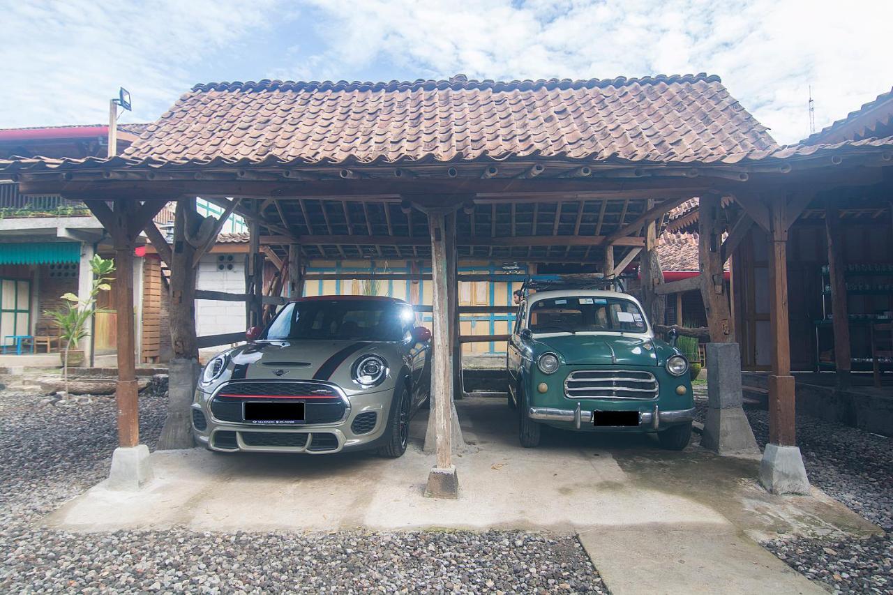 Kampung Lawasan Heritage Cottage Maguwo Exterior photo