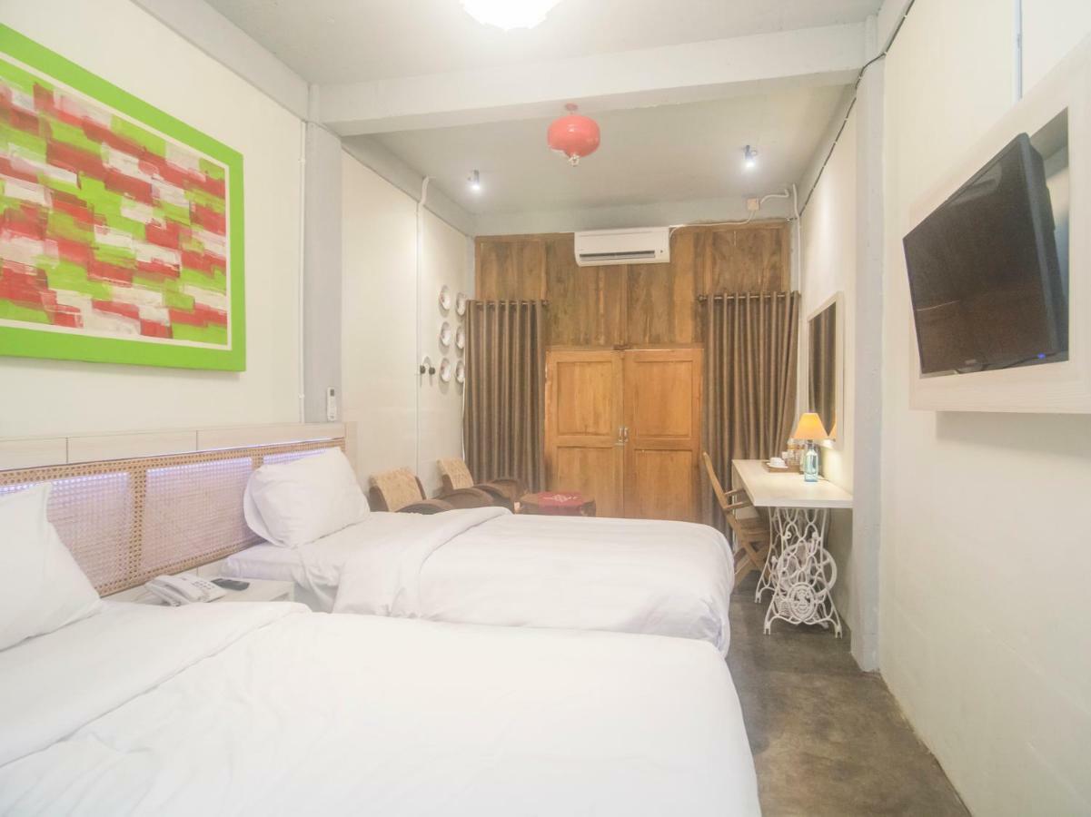 Kampung Lawasan Heritage Cottage Maguwo Exterior photo