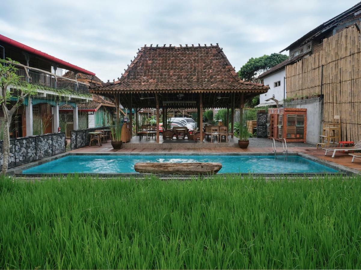 Kampung Lawasan Heritage Cottage Maguwo Exterior photo